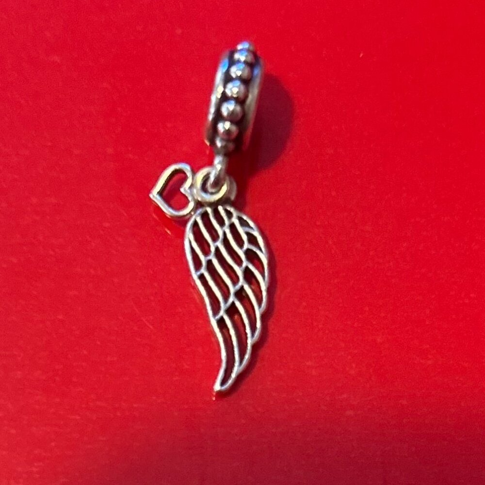 PANDORA: Angel wing pendant charm